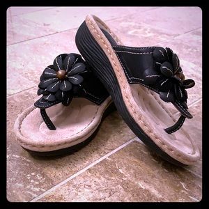Clark’s Artisan wedge flip flop sandals